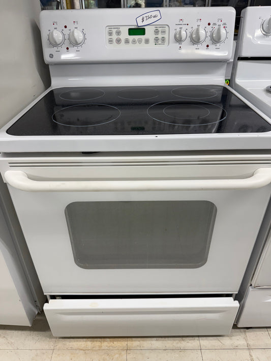 General Electric (GE) Flat Top Stove White NEW